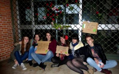 20 min : Les Jeunes Écologistes de Toulouse répondent au fumier par des fleurs
