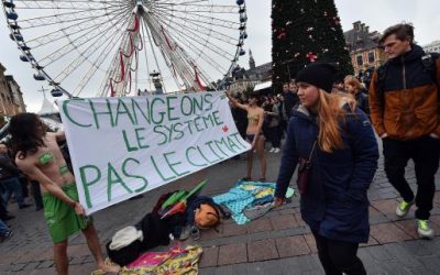 La Voix du Nord : Les Jeunes Écologistes de Lille se déshabillent pour le climat